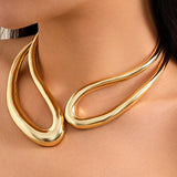 Collar Asimétrico Recortado