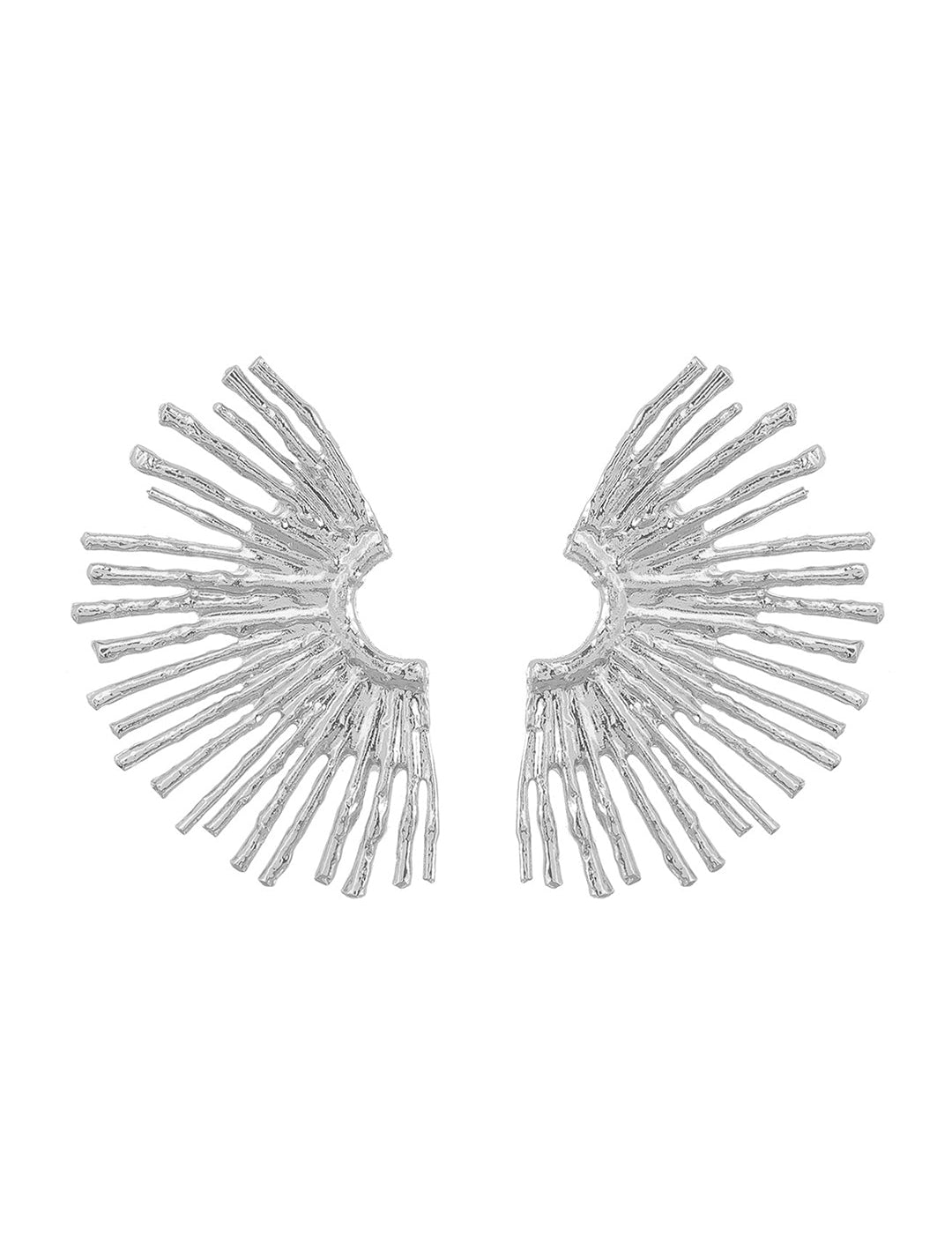 Pendientes de metal con borde ondulado