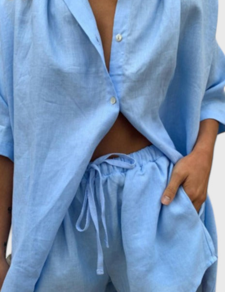 Anika Conjunto de Dos Piezas con Camisa de Botones y Pantalones Cortos con Cuerda