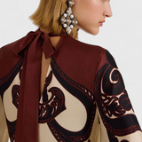 Maritza Vestido con Estampado de Grenadilla y Cuello Alto