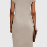 Katrina Vestido Midi Atemporal con Cuello Redondo y Detalle Drapeado