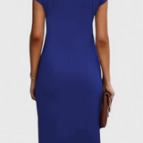 Katrina Vestido Midi Atemporal con Cuello Redondo y Detalle Drapeado