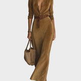 Vestido maxi de ante sintético con botón y cuello Fernanda, detalle del tejido
