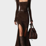 Vestido maxi elegante de símil piel marrón oscuro con escote cuadrado Delfina, vista frontal