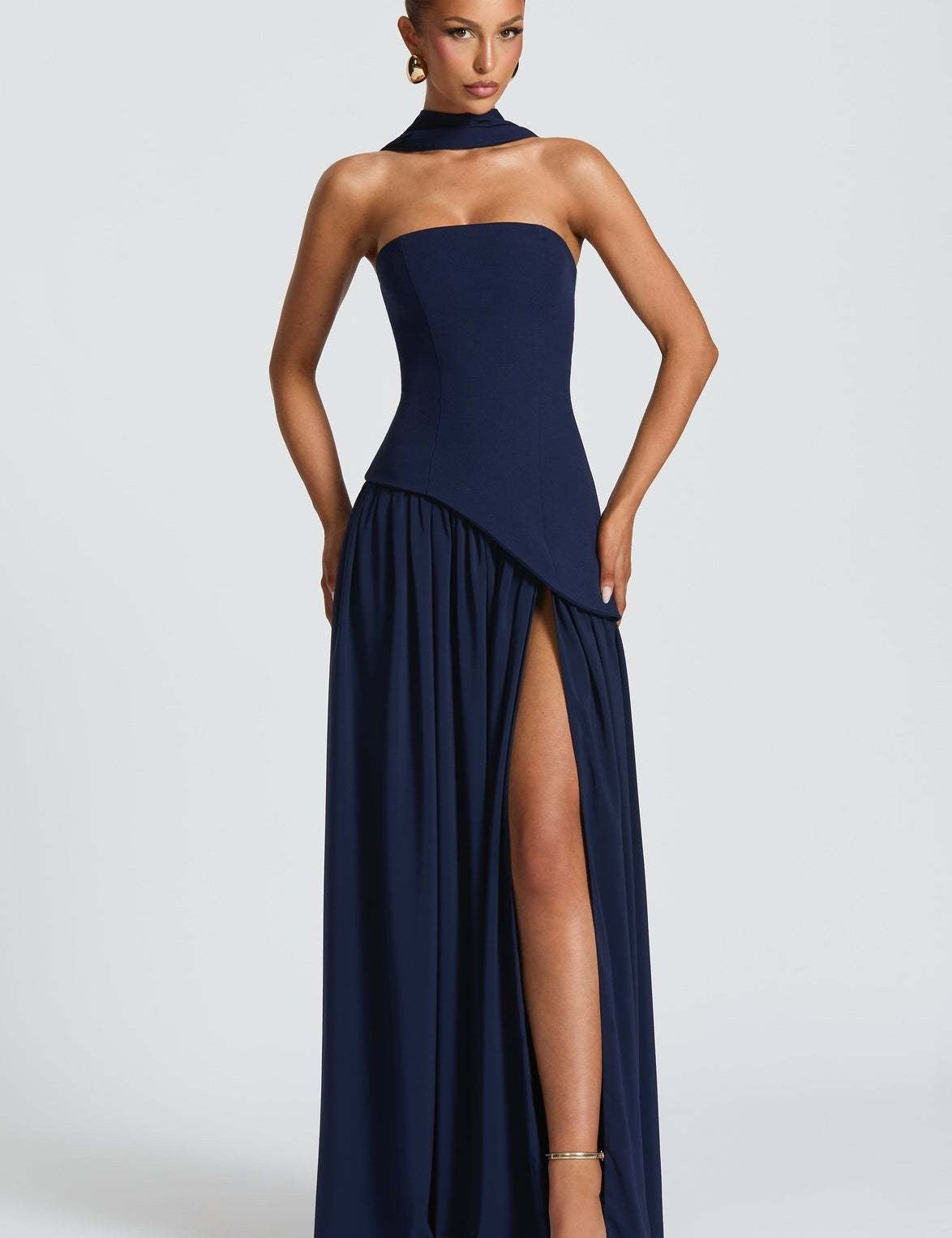 Beatriz™ | Vestido Longo com Corte Sofisticado