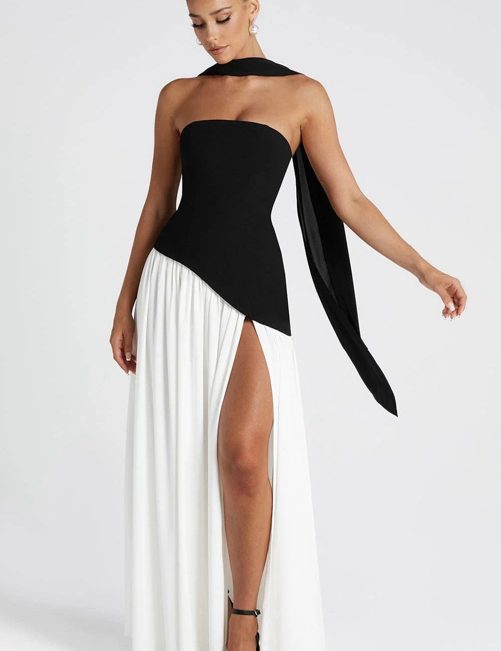 Beatriz™ | Vestido Longo com Corte Sofisticado