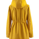 Doemi Abrigo de Lluvia a Medida para un Estilo Sin Esfuerzo