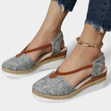 Eunate Sandalias Cerradas con Cuña de Efecto Yute y Detalle Natural