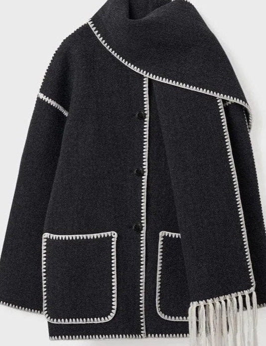 Abrigo con Bufanda de Flecos en Color Ciervo