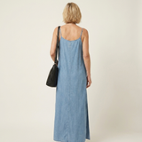 Vestido maxi vaquero con abertura lateral Izaskun, conjunto completo