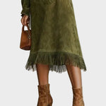 Vestido de ante con cuello alto y flecos Constanza, conjunto completo