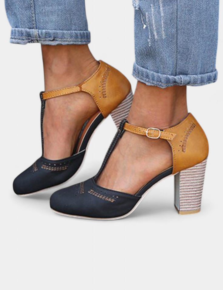 Mira Tacones de Bloque con Correa en T y Detalle Perforado