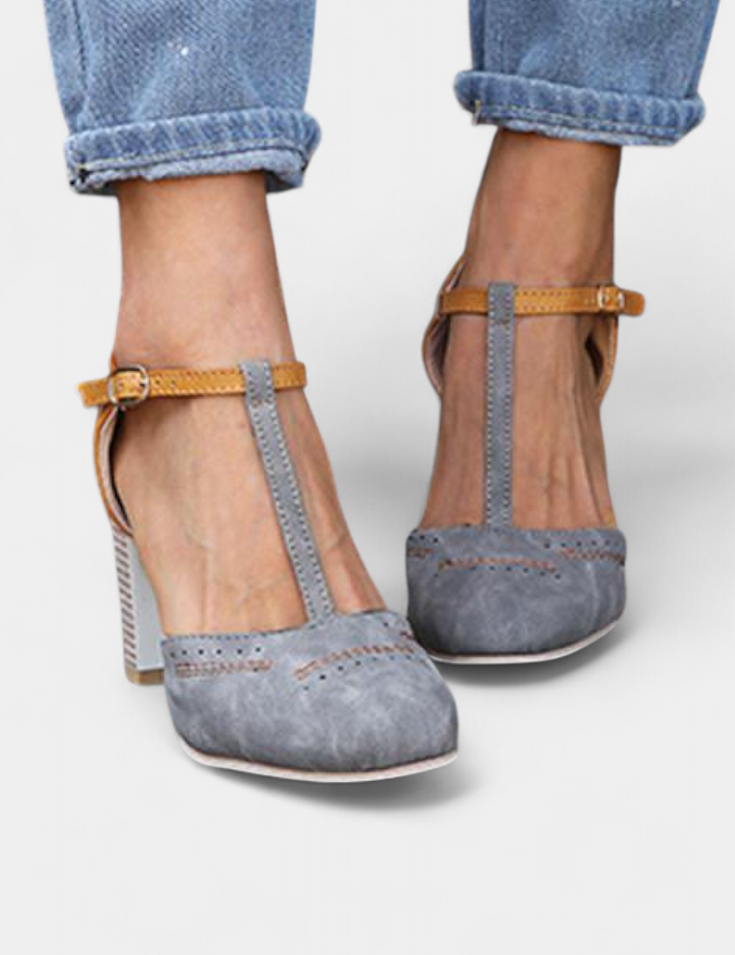 Mira Tacones de Bloque con Correa en T y Detalle Perforado