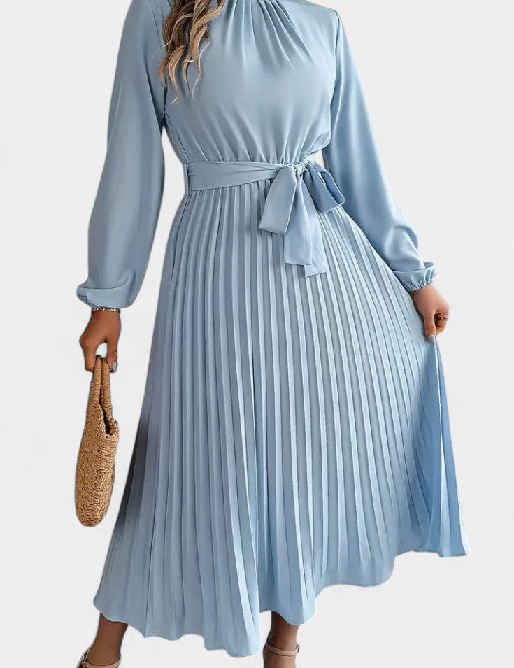 Theresa Vestido con Cuello Alto y Cinturón Plisado