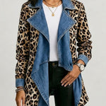 Chaqueta de largo medio con paneles de leopardo y vaquero lavado Victoria, vista frontal