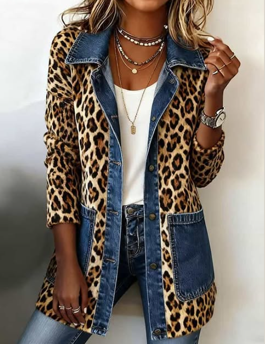 Chaqueta larga vaquera con estampado de leopardo Nora, vista posterior